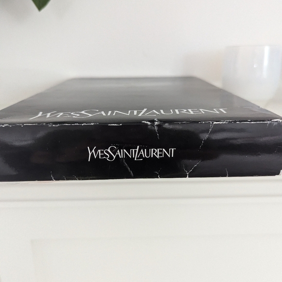 Authentic YSL Yves Saint Laurent Face and Hand Towel Set BRAND NEW IN BOX - Picture 7 of 8